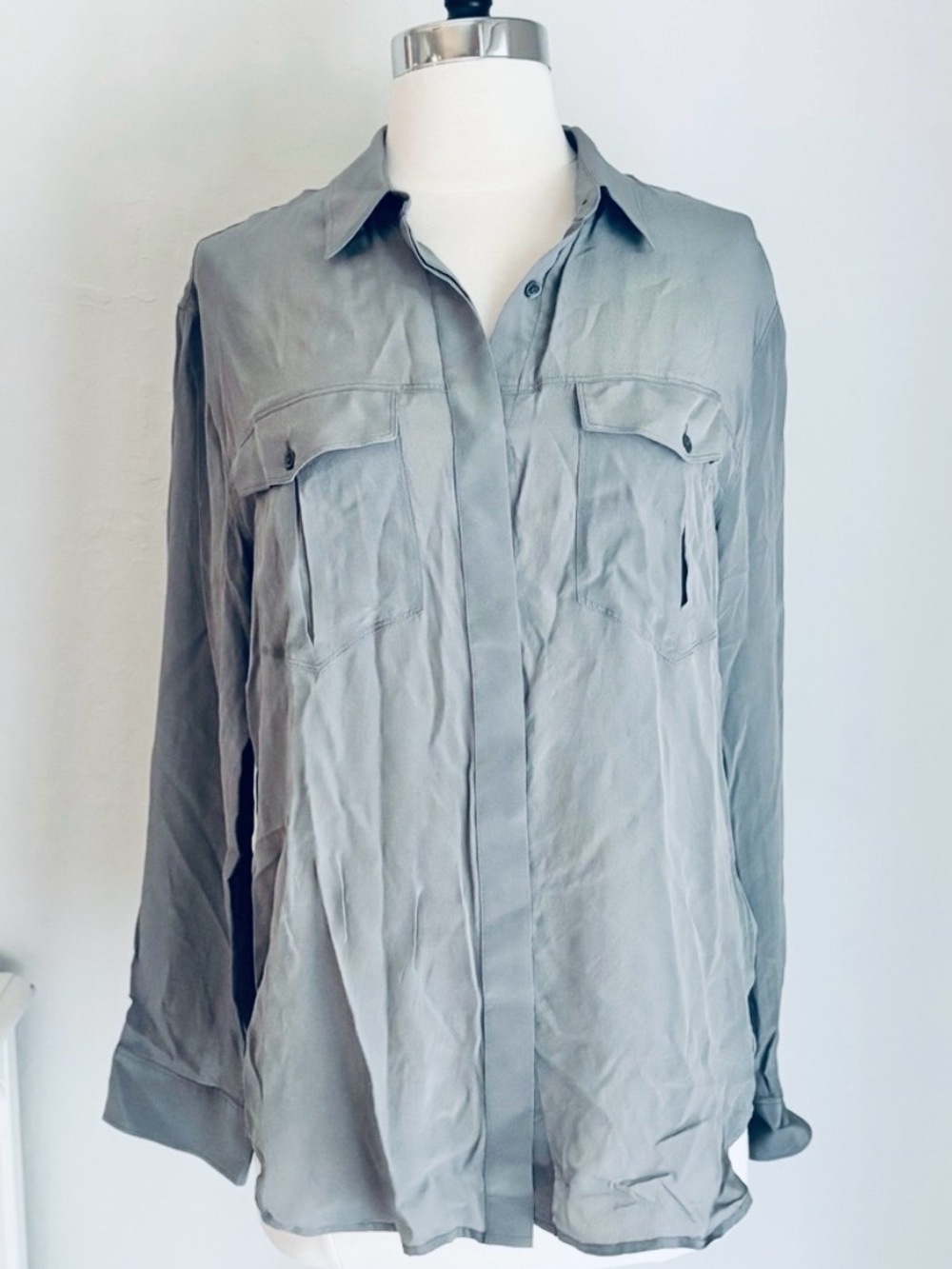 Banana Republic 100% Silk Double Pocket Front Collared Shirt, Urban Gray, M